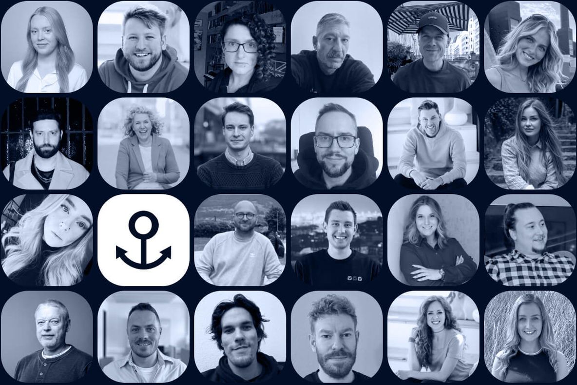 elbgoods Team im Büro Hamburg - Gemeinsame Teamarbeit